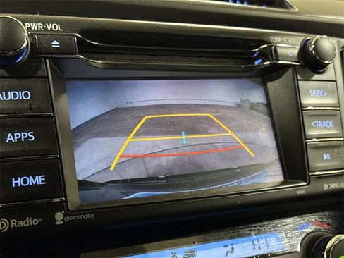 Used 2018 Toyota RAV4 SE image 14