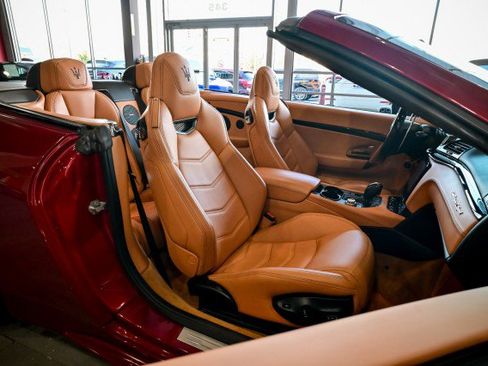 Used 2018 Maserati GranTurismo Convertible image 25