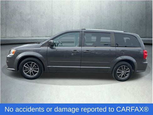 Used 2016 Dodge Grand Caravan SXT image 2