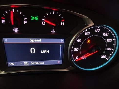 Used 2023 Chevrolet Traverse LT image 20