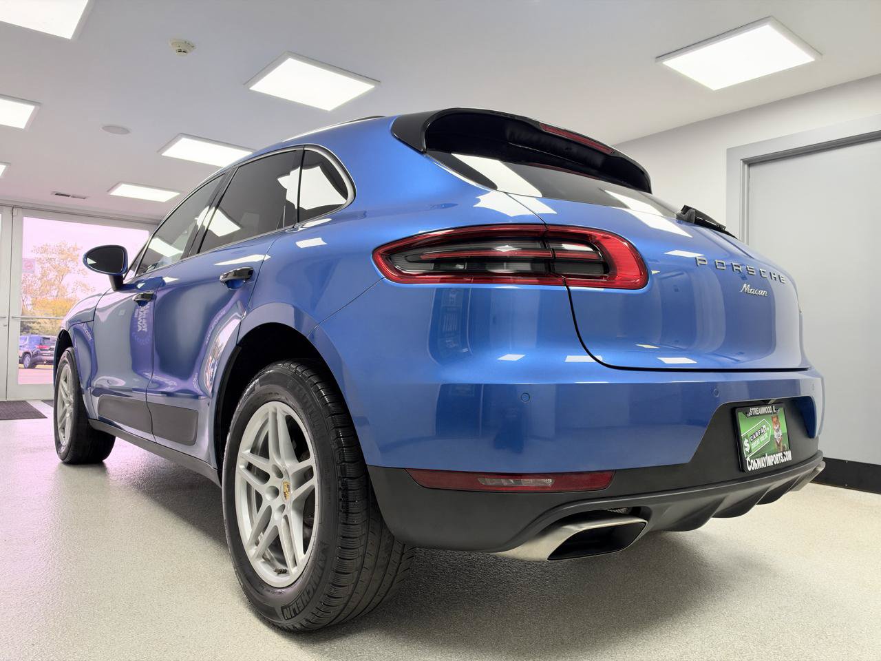 Used 2017 Porsche Macan AWD/4WD image 5