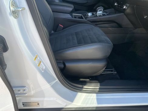 Used 2023 Mitsubishi Outlander Ralliart image 32