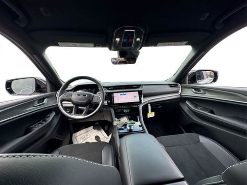 New 2026 Jeep Grand Cherokee Altitude AWD/4WD image 22