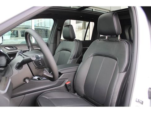 New 2026 Jeep Grand Cherokee Limited Reserve AWD/4WD image 12