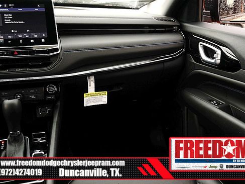 New 2026 Jeep Compass Latitude image 38