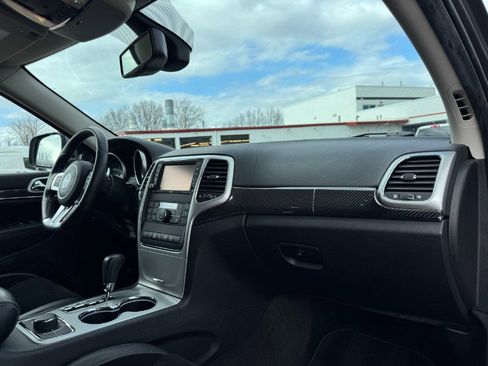 Used 2012 Jeep Grand Cherokee SRT8 w/ Luxury Group II image 20