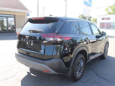 Used 2023 Nissan Rogue S image 8