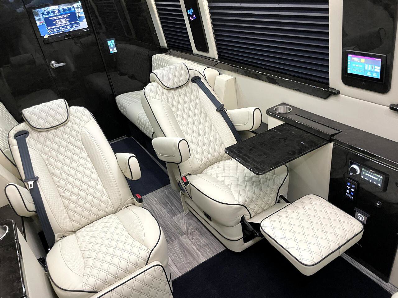 Used 2022 Mercedes-Benz Sprinter 3500 image 2