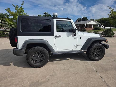 Used 2016 Jeep Wrangler Sport AWD/4WD image 4