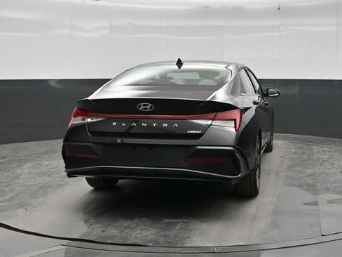 New 2026 Hyundai Elantra Limited FWD image 6