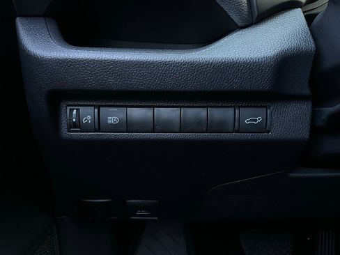 Used 2025 Toyota RAV4 XLE image 23