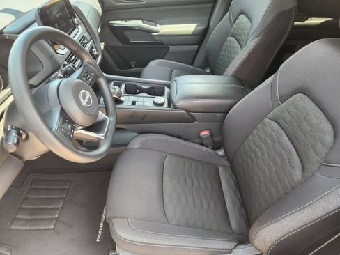 Used 2025 Nissan Pathfinder S AWD/4WD image 13