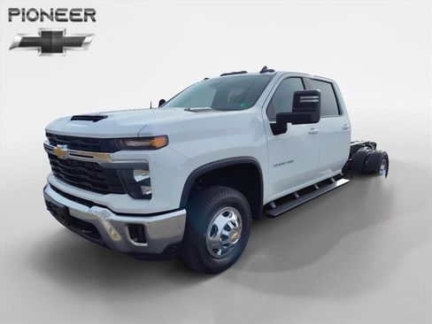 New 2026 Chevrolet Silverado 3500 LT w/ Convenience Package AWD/4WD image 1