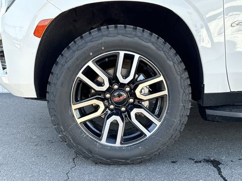 Used 2022 GMC Yukon AT4 w/ Max Trailering Package image 8