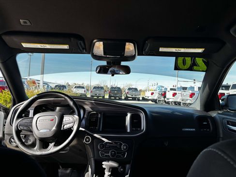 Used 2020 Dodge Charger SXT w/ Blacktop Package image 12