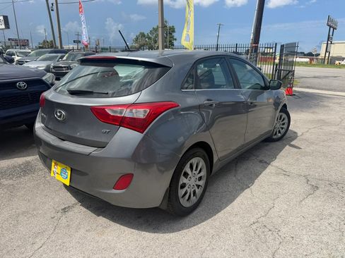 Used 2016 Hyundai Elantra GT FWD image 4