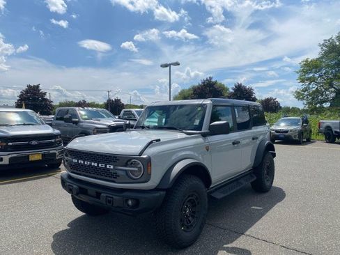 New 2026 Ford Bronco Badlands AWD/4WD image 3