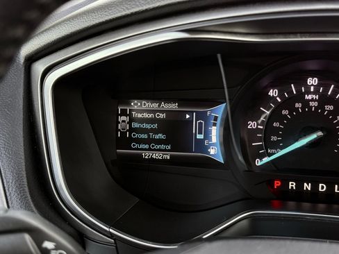 Used 2018 Ford Fusion SE w/ Equipment Group 602A FWD image 30