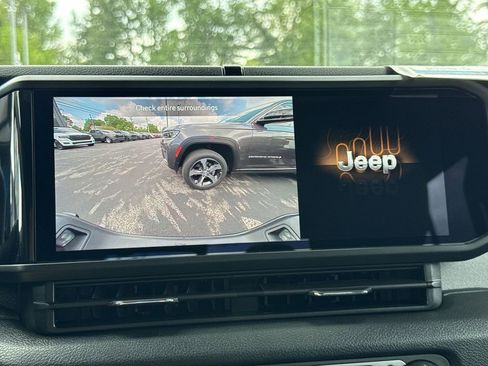 New 2026 Jeep Gladiator Sport AWD/4WD image 28