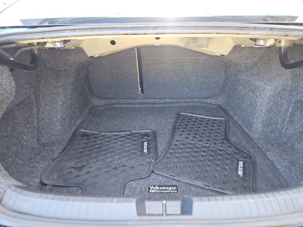 Used 2019 Volkswagen Jetta SE w/ Cold Weather Package FWD image 31