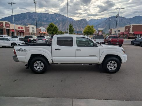 Used 2011 Toyota Tacoma 4x4 Double Cab w/ TRD Off-Road Pkg image 2
