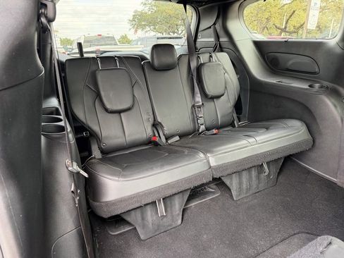 Used 2020 Chrysler Pacifica Touring-L w/ Advanced Safetytec Group image 20