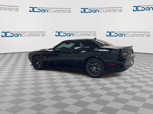 Used 2016 Dodge Challenger R/T Scat Pack RWD image 6