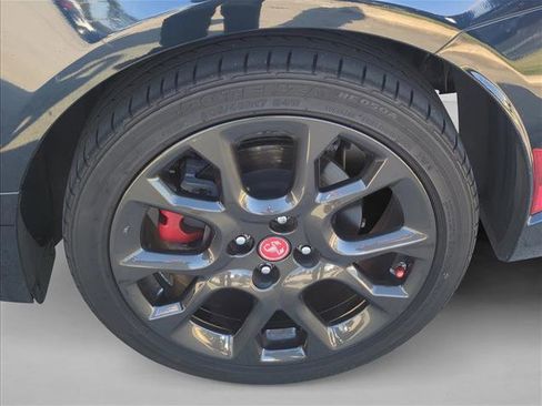 Used 2018 FIAT 124 Spider Abarth w/ Convenience Group image 16