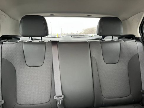 Used 2025 Buick Encore GX Preferred image 37