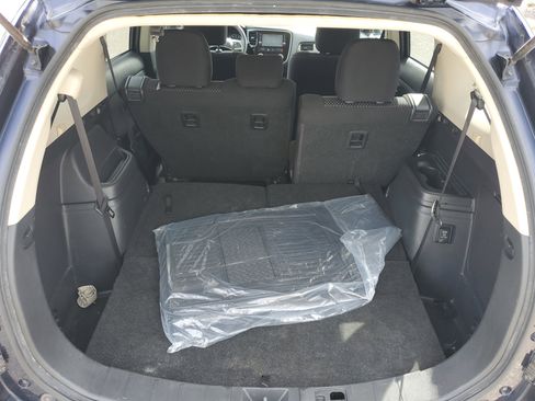 Used 2018 Mitsubishi Outlander ES image 10