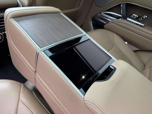 Used 2024 Land Rover Range Rover Autobiography AWD/4WD image 19