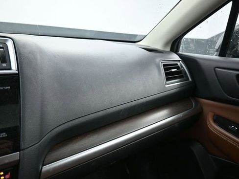 Used 2017 Subaru Outback 2.5i Touring w/ Popular Package #5A image 20