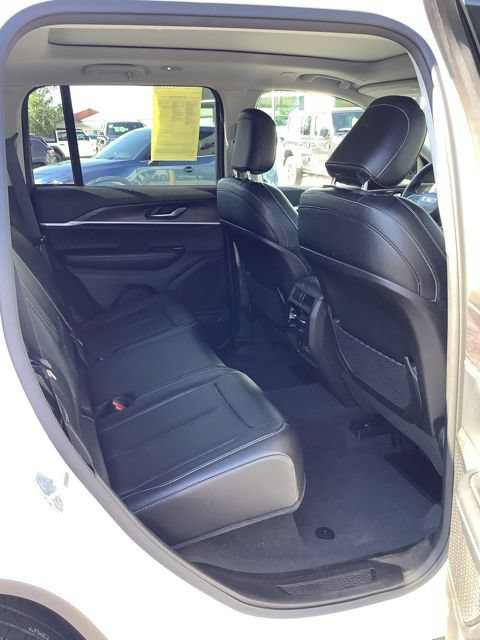 Used 2023 Jeep Grand Cherokee Limited AWD/4WD image 24