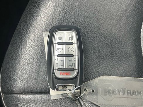 Used 2019 Chrysler Pacifica Touring-L Plus w/ Advanced Safetytec Group image 42