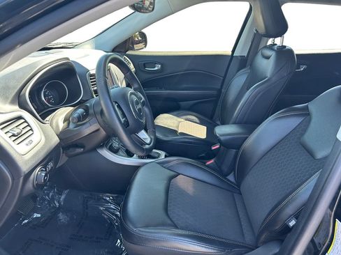 Used 2019 Jeep Compass Latitude w/ Popular Equipment Group AWD/4WD image 11