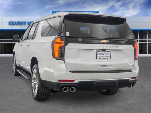 New 2025 Chevrolet Suburban Premier image 6