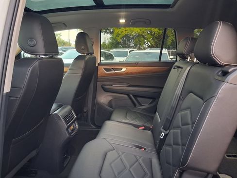 New 2026 Volkswagen Atlas SE FWD image 5