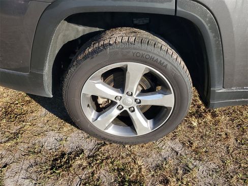 Used 2021 Jeep Grand Cherokee L Limited image 7