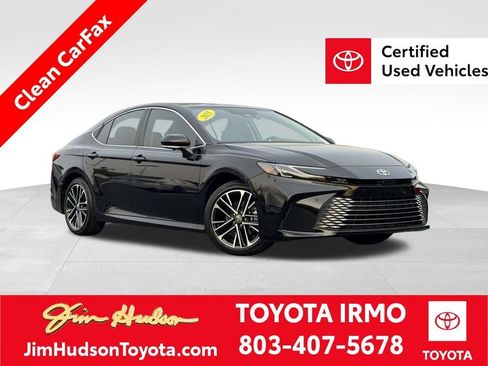 Used 2025 Toyota Camry XLE w/ Premium Plus Package image 1