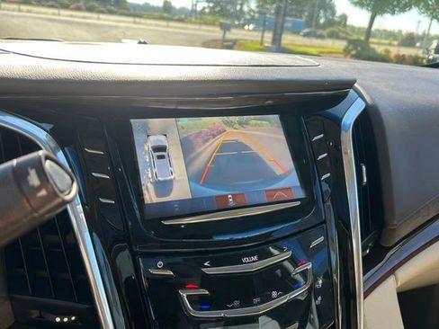 Used 2017 Cadillac Escalade ESV Premium Luxury AWD/4WD image 33