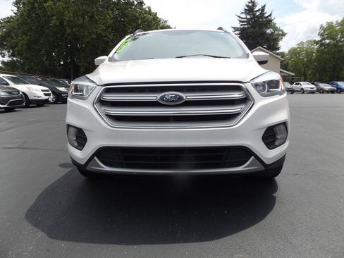 Used 2018 Ford Escape SE FWD image 3