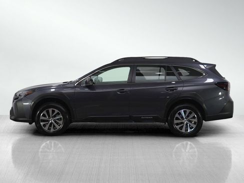 Used 2025 Subaru Outback Premium image 2