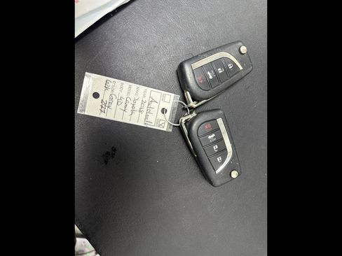 Used 2018 Toyota Camry LE image 31