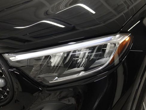 Certified 2026 Mercedes-Benz GLC 300 image 11