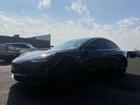Used 2020 Tesla Model 3 Standard Range Plus image 8