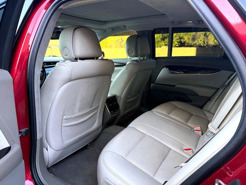 Used 2013 Cadillac XTS Platinum image 13