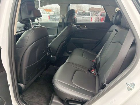 Used 2025 Kia Sportage EX image 14