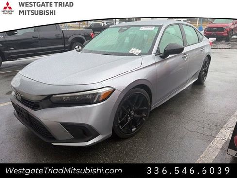 Used 2023 Honda Civic Sport image 3