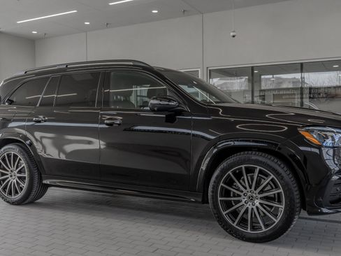 Certified 2025 Mercedes-Benz GLS 450 4MATIC w/ AMG Line Exterior image 12