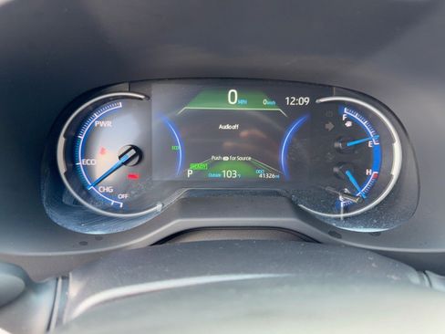 Used 2025 Toyota RAV4 LE AWD/4WD image 26